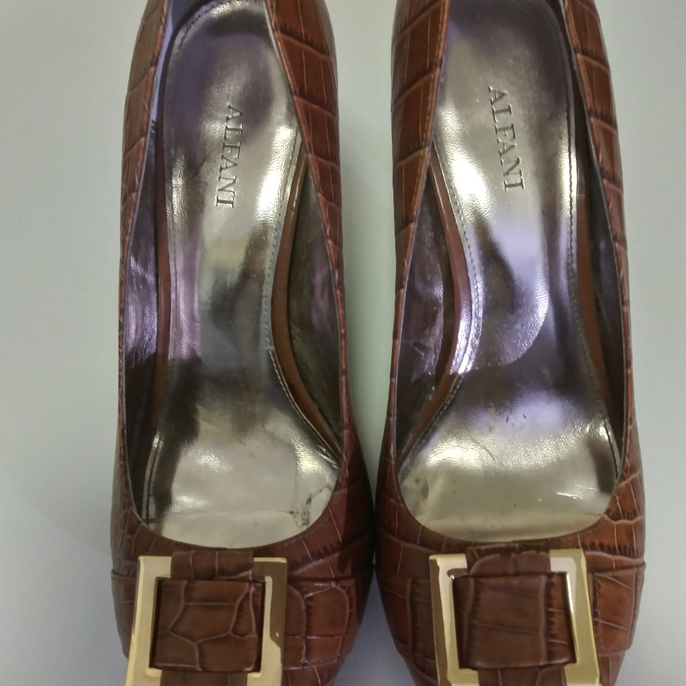 Alfani snake print pump